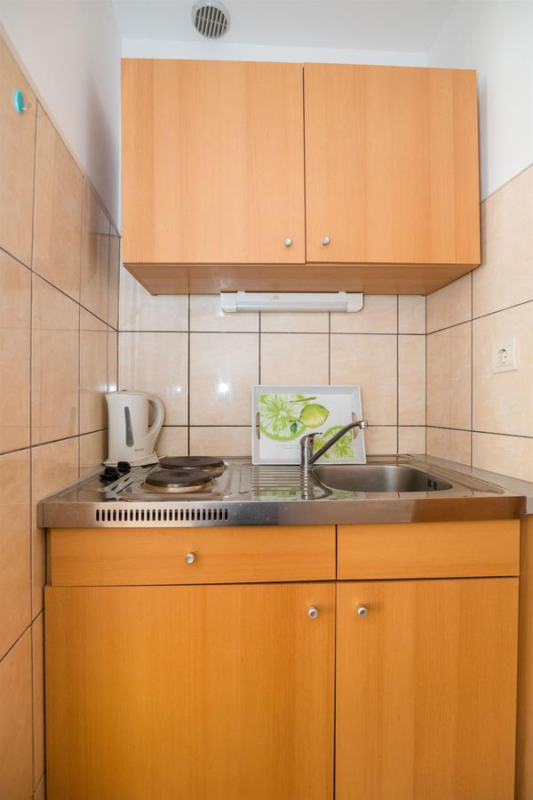 Apartments Antonija Дрвеник Екстер'єр фото