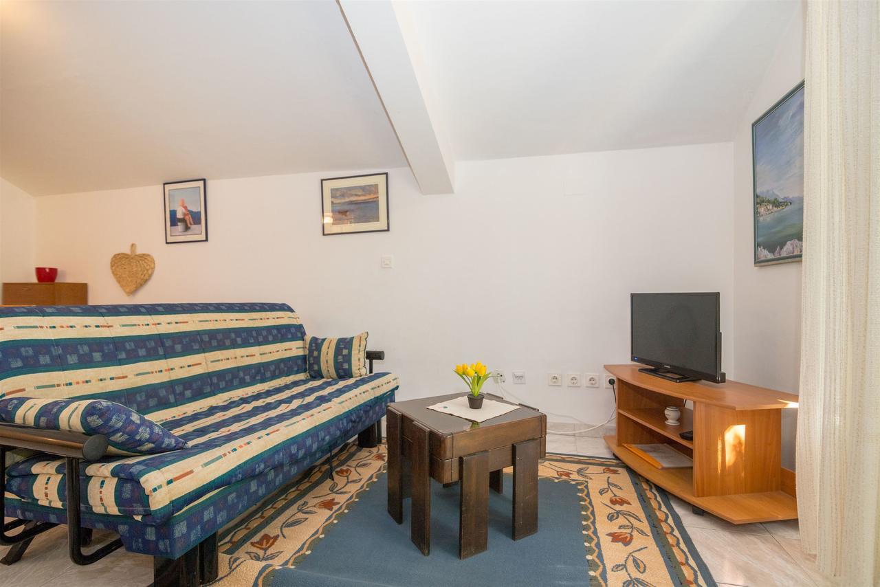 Apartments Antonija Дрвеник Екстер'єр фото