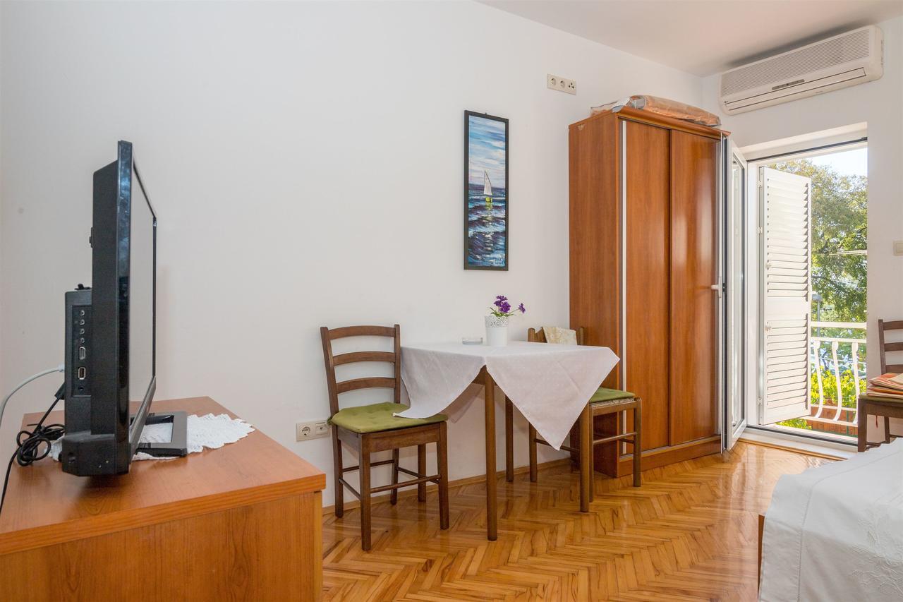 Apartments Antonija Дрвеник Екстер'єр фото